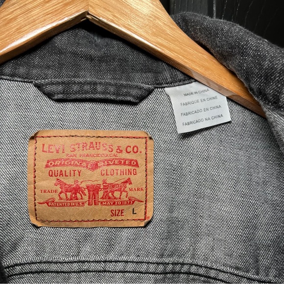 Men Levis Denim Trucker Jacket Sheer Lined Gray charcole Color Size L - Picture 3 of 7